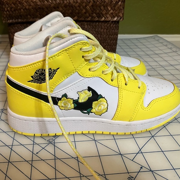 Girls Yellow and White Sneakers with Floral Embroidery - Picture 1 of 6